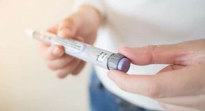 Dinavisa advierte sobre riesgo de pancreatitis asociado a inyectables para bajar de peso