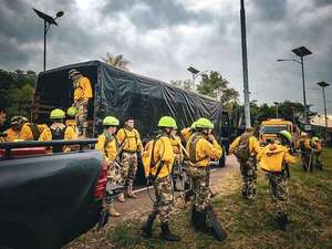 Militares entrenaron para combate de incendios forestales - Nacionales - ABC Color