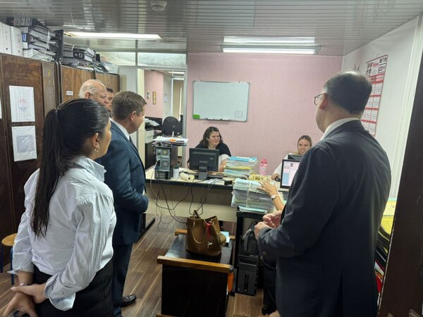 Martínez Simón realiza sorpresiva verificación en juzgados laborales - Judiciales.net