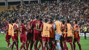 Deportes Tolima sufre y avanza entre el drama de los penales