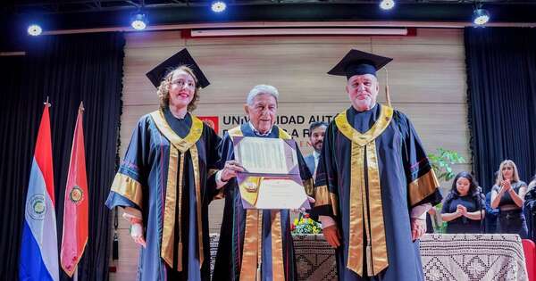 La Nación / La UNAE invistió a Feliciano Acosta como doctor honoris causa