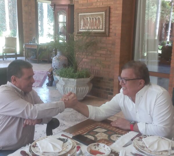 Nicanor Duarte Frutos tras visitar a Cartes: "Es un hombre fuerte y sano, saldrá de esto"