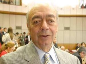 “JAEGGLI ALERTA SOBRE POSIBLE CRISIS POLÍTICA SI EMPEORA LA SALUD DE CARTES”