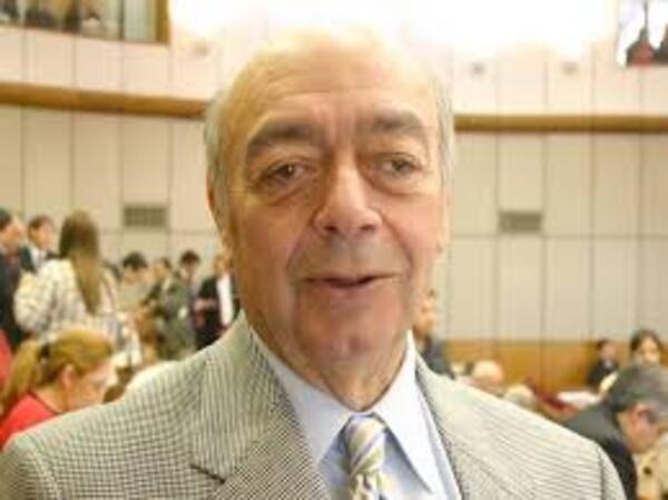 “JAEGGLI ALERTA SOBRE POSIBLE CRISIS POLÍTICA SI EMPEORA LA SALUD DE CARTES”