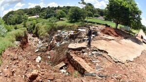 Raudales amenazan a Villa Elisa: Urgen muro de contención para evitar tragedia