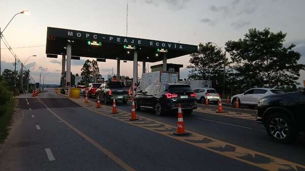 Senador Oviedo denunciará “carnaval de tercerizaciones” y falta de control en peajes  - Nacionales - ABC Color