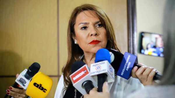 Celeste pide a Prieto que se "tranquilce" con el PLRA y amenaza con hasta un juicio político