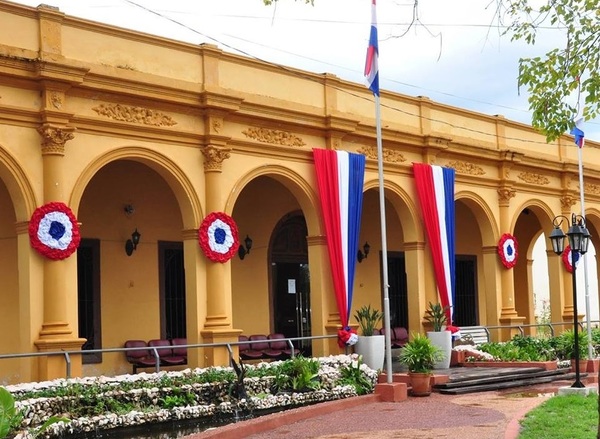 Prohíben publicación de imágenes de adolescente en medio de polémica por fiesta de quince en Concepción