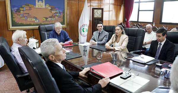 Diario HOY | Asume nueva consejera del IPS en reemplazo de Carlos Pereira