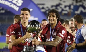 Paraguayos campeones: José Canale y Ronaldo Dejesús se consagraron en la Recopa Sudamericana