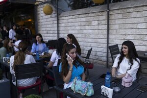 La prohibición del maquillaje en Siria provoca vergüenza y burlas