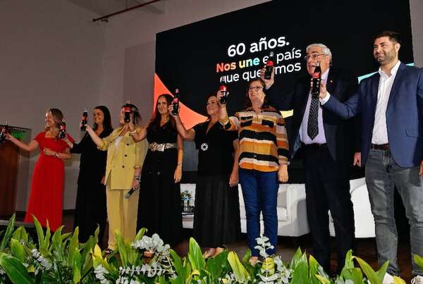 Coca-Cola lanzó “Nos une el país que queremos” - Empresariales - ABC Color