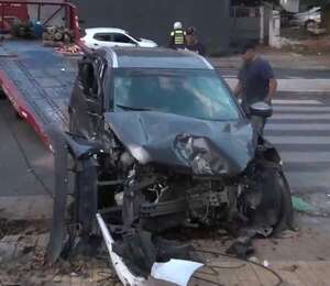 Accidente en avenida Fernando deja un fallecido y un detenido por alcotest - Policiales - ABC Color