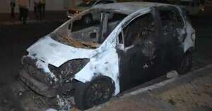 La Nación / Detuvieron a uno de los presuntos pirómanos que incendió vehículos en Asunción