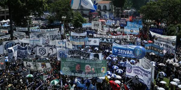 Congreso argentino aprueba polémica reforma laboral de Milei