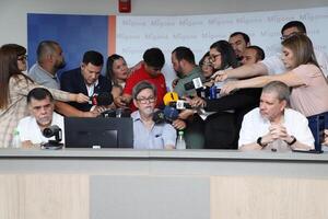 Reporte médico: retiran respirador a Horacio Cartes y confirman evolución favorable