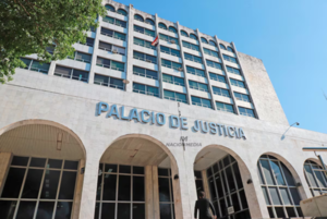 Abogado ejerce su derecho a réplica tras denuncia