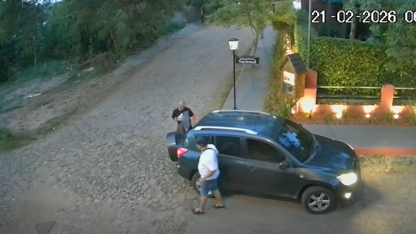 Video: En camioneta robaron libros de biblioteca callejera