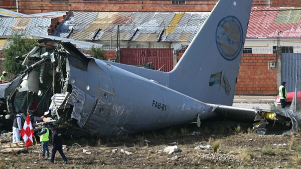 Suben a 22 los muertos por accidente de avión militar cargado de dinero en Bolivia
