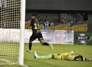 Estreno soñado de Rubén Lezcano, quien le da el triunfo a Olimpia en el Este - Fútbol - ABC Color