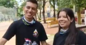 “Vive y Rueda”: Pedro y Karen recorren el país en moto - SNT