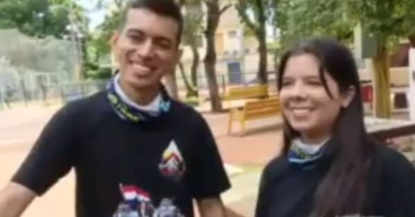 “Vive y Rueda”: Pedro y Karen recorren el país en moto - SNT