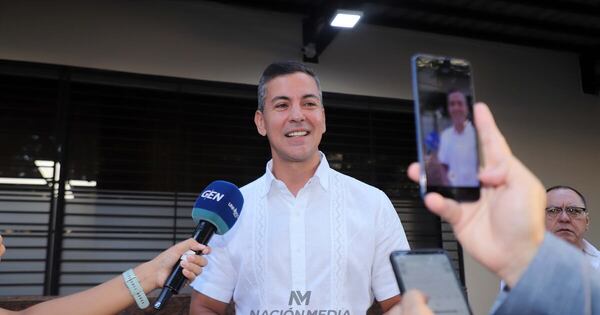 Diario HOY | Peña de visita en el sanatorio: “Tenemos Horacio Cartes para rato”