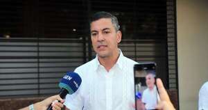 La Nación / “Tenemos Horacio Cartes para rato”, dijo Peña tras visita en el sanatorio