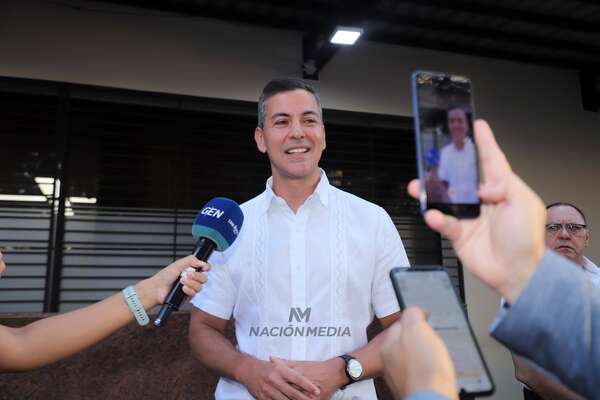 Peña visita a HC en el sanatorio: “Tenemos Cartes para rato”