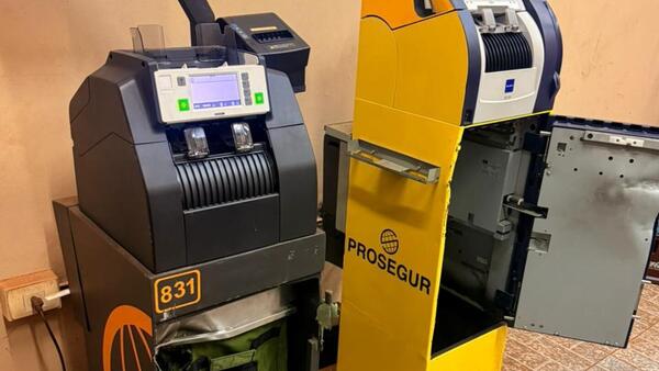 Gavilla toma de rehenes a dos guardias y roban cajeros automáticos en Ciudad del Este