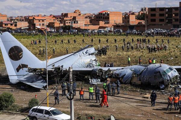 Bolivia declara tres días de duelo por el accidente aéreo que dejó 22 muertos - Mundo - ABC Color
