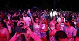 Diario HOY | Gente feliz en el puerto al ritmo de Só Pra Contrariar y É O Tchan