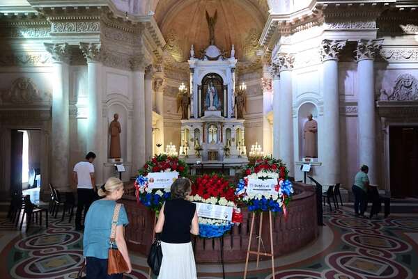 Homenaje y tradición: así se vive el Día de los Héroes en Asunción - Nacionales - ABC Color