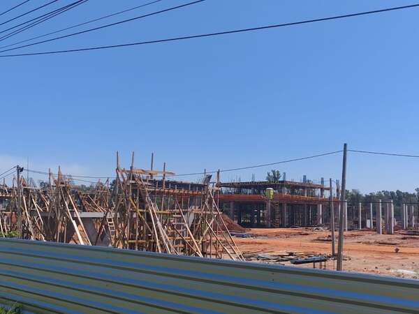 Se viraliza video de supuesto derrumbe del encofrado de la Universidad Politécnica Taiwán-Paraguay - Nacionales - ABC Color