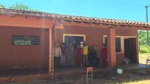 Cierran escuela en Yasy Cañy y padres denuncian atropello al derecho a la educación en Canindeyú