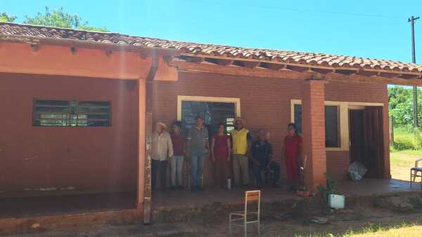 Cierran escuela en Yasy Cañy y padres denuncian atropello al derecho a la educación en Canindeyú
