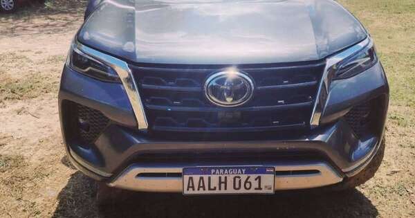 Diario HOY | Dos policías fueron detenidos con lujosas camionetas robadas en el Chaco