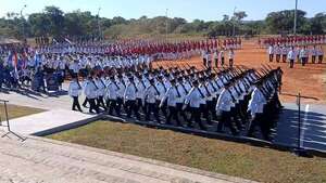 Día de los Héroes: gobernador de Amambay reclama más seguridad en la zona a Peña durante acto - Nacionales - ABC Color