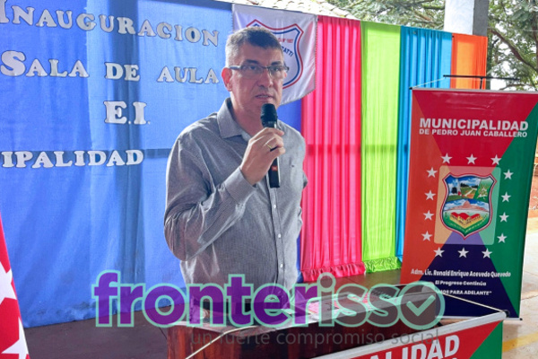 Apuntalado por la mejor Junta Municipal de los últimos tiempos, intendente Acevedo inaugura obras en comunidades educativas  - El Nordestino