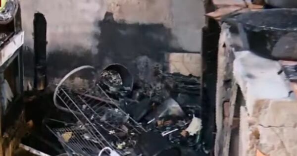 La Nación / Villa Elisa: incendio de una precaria vivienda deja a una humilde familia con la ropa puesta