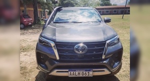 Dos policías fueron detenidos con lujosas camionetas robadas en el Chaco