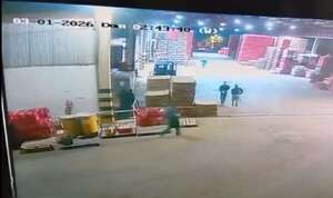 Asaltan local de Paresa en CDE y roban más de G. 200 millones