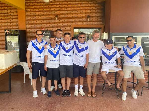 Fútbol de salón: recuerdan 30 años del segundo campeonato nacional de Concepción  - Polideportivo - ABC Color