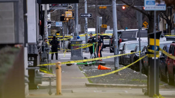 Tres muertos y 18 heridos en tiroteo que el FBI investiga como posible acto terrorista