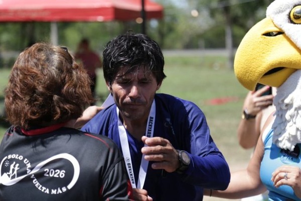 Histórico: guarda de buses se consagra campeón del Backyard Ultra Paraguarí 2026 tras correr 114 km en 18 horas - ADN Digital