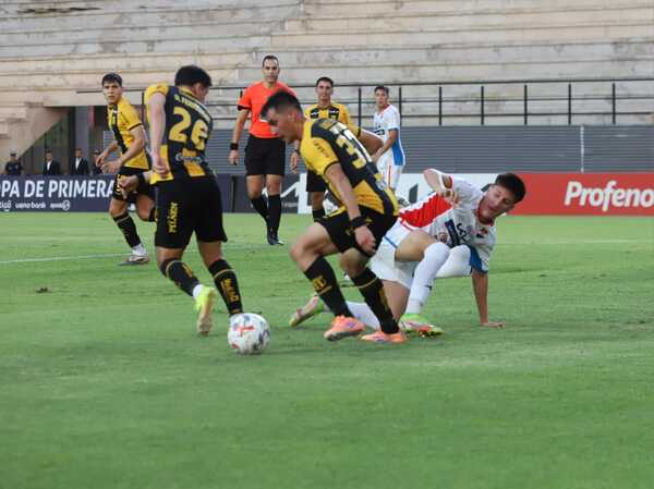 Popular / Empate en el Arsenio Erico, que celebra el Decano