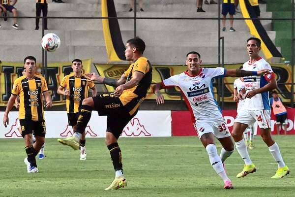 Nacional 1-Guaraní 1: Mucho calor; trámite frío - Fútbol - ABC Color