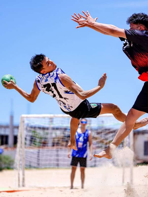 Hándbol playa en la Bahía: Juegan la “Copa de Primera” - Polideportivo - ABC Color