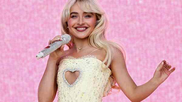 Artistas femeninas lideran grillas de conciertos en marzo.