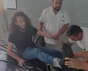 Trasladan al Neuropsiquiátrico a hombre que intentó hablar con el internado Horacio Cartes - Noticiero Paraguay